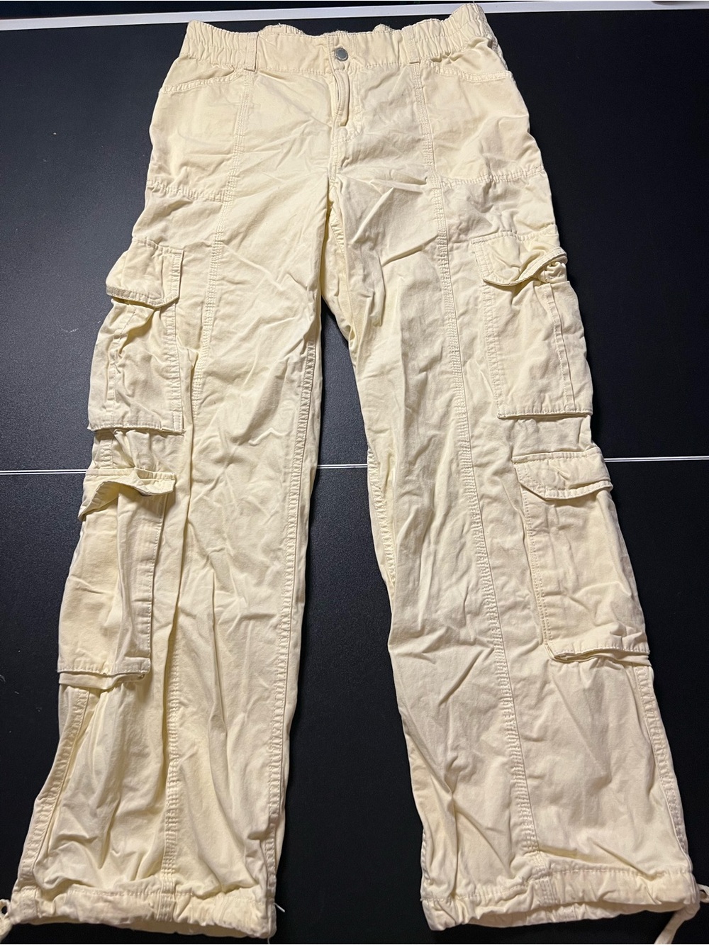 Women’s Cargo Pants - light yellow Utility Style size 8